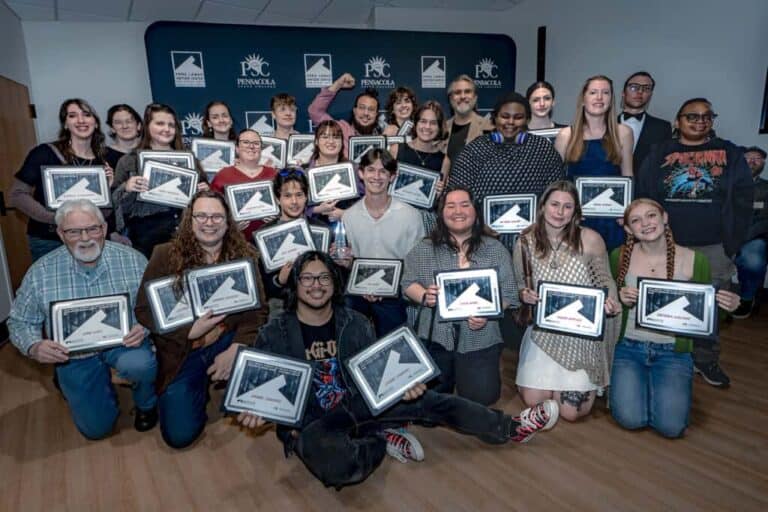 Decorative image of the Student Art Awards.