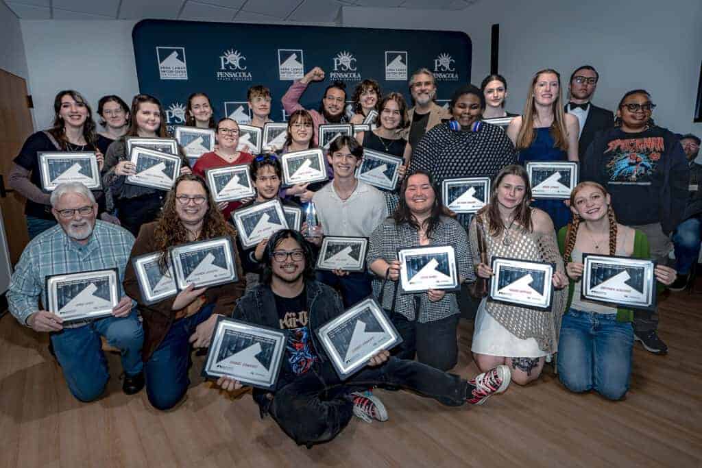 Decorative image of the Student Art Awards.